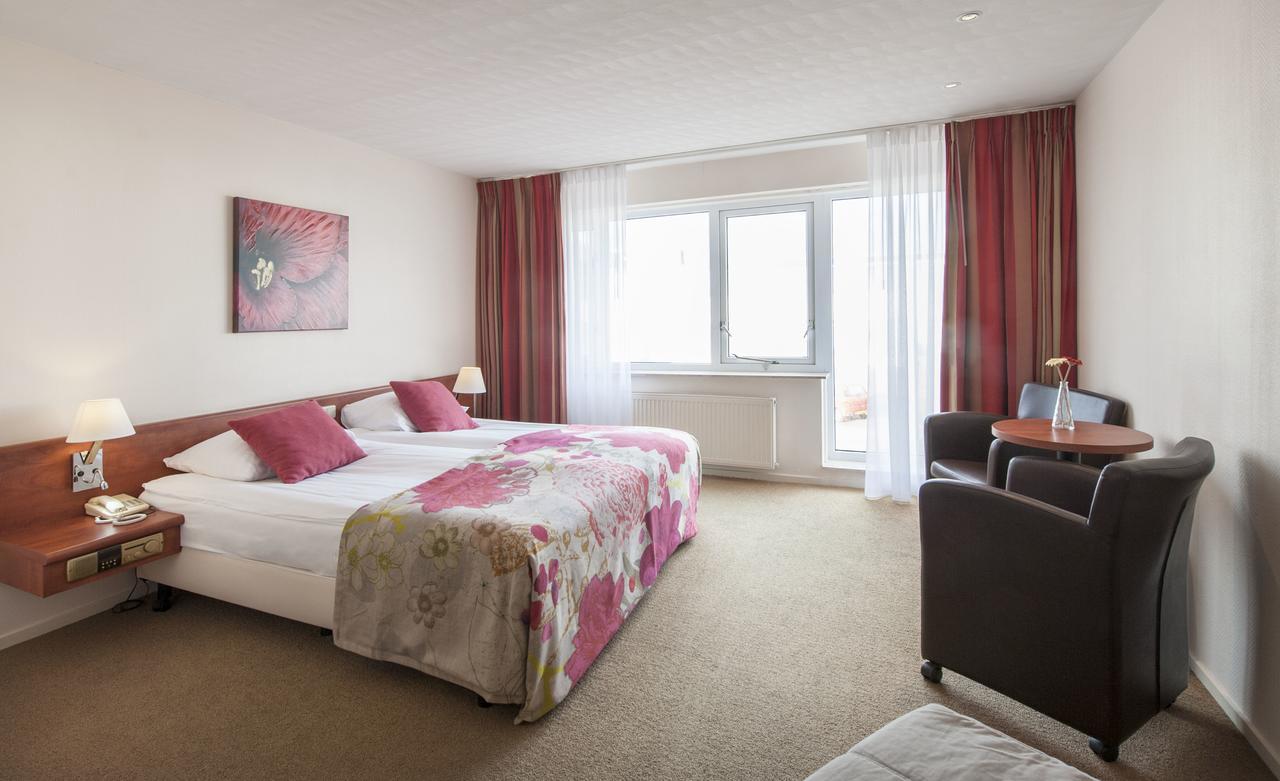 Hotel Victoria Берген-ан-Зее Екстериор снимка